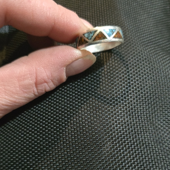 Stunning VINTAGE NAVAJO SILVER, TURQOISE, AND CORAL RUNG.